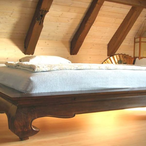 Opium Bett Grande